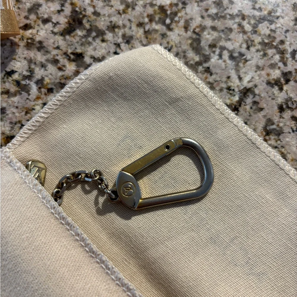 Louis Vuitton Damier Ebene Key Pouch with Gold Clasp - Picture 8 of 11